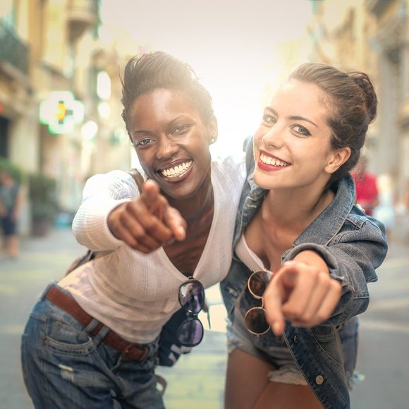 Meet your Poshers, Ari + Co Friends🥂🎊🎉 - Picture 5 of 6